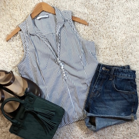 Zara Striped Deep V Tank 🤍 - Picture 1 of 6